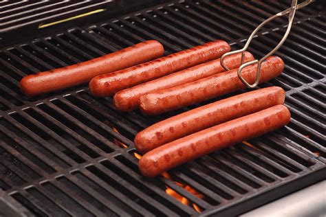 how long cook hot dogs on grill